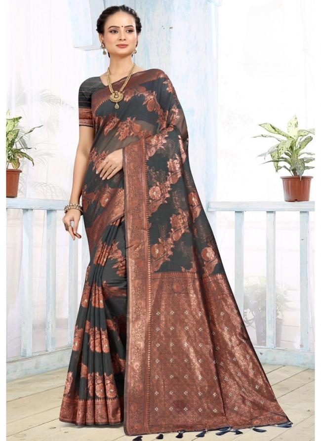 Top Dyed Silk Grey Festival Wear Weaving Saree